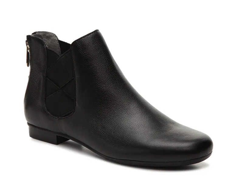 ADRIENNE VITTADINI Women's  •Adley•  Chelsea Boot Black Leather 7M