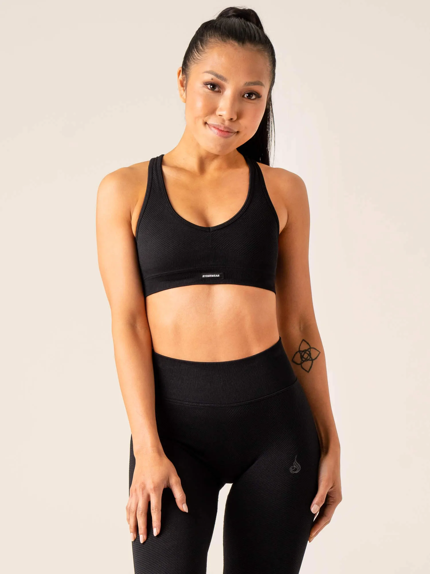 Circuit Rib Seamless Sports Bra - Black