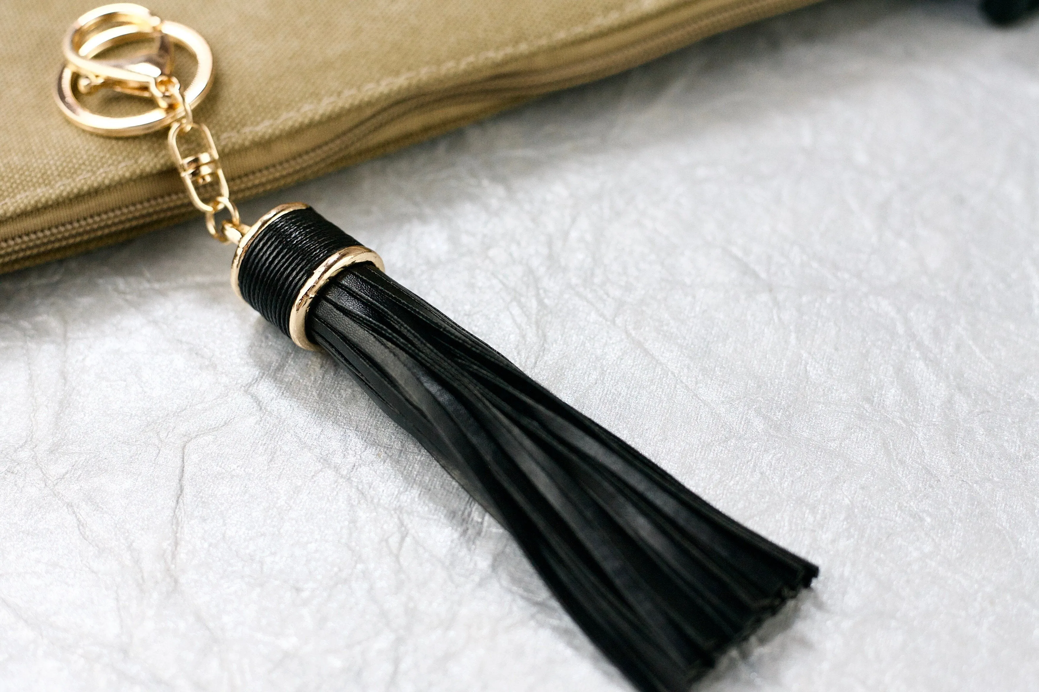 Thick Tassel Keychain - 6 colours